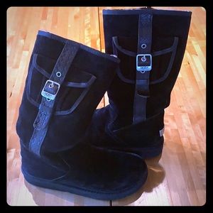 Womens tall black Ugg Boot with outer side pocket